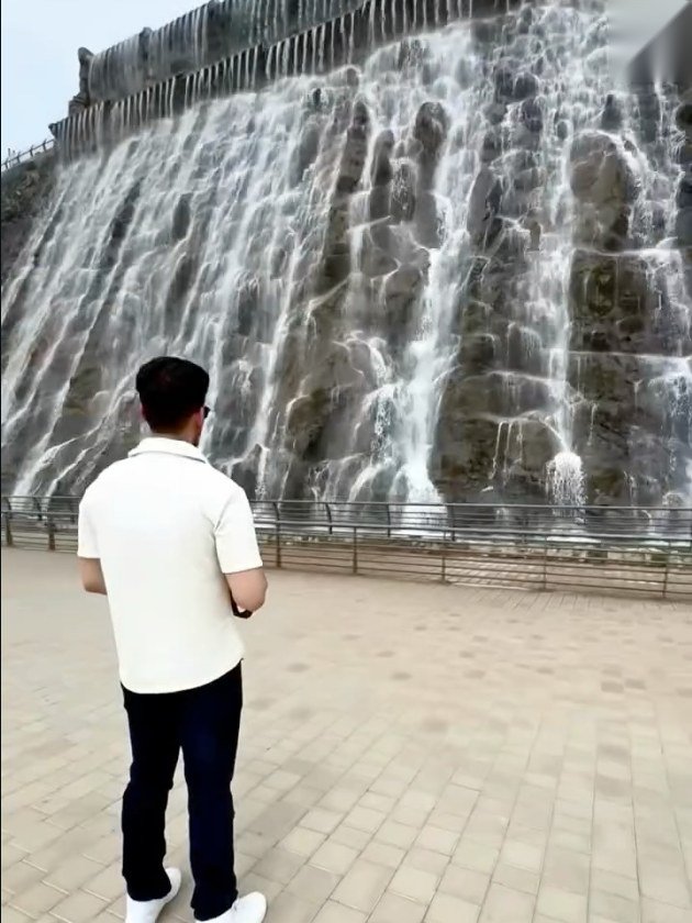 Khor Fakkan, Shah Hussain